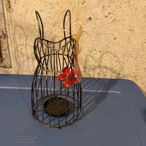 Black metal dress wine holder with Red Flower Accent